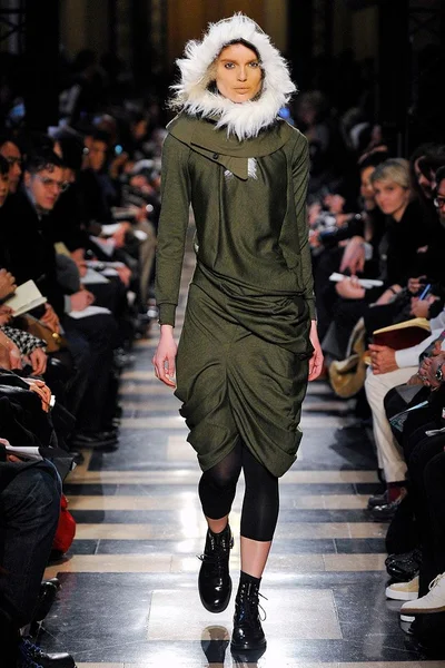 Look 27